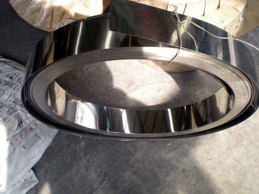 Высокая нержавеющая сталь выхода свертывает спиралью 301 законченную зеркалом катушку узкой части прокладки нержавеющей стали