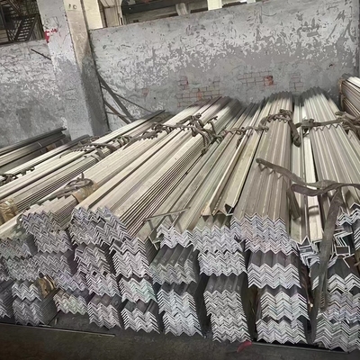 40x40x3 мм ASTM A276 TP304 Равные и неравные угловые стволы из нержавеющей стали SS304 Угловые стволы 18%Cr 8%Ni